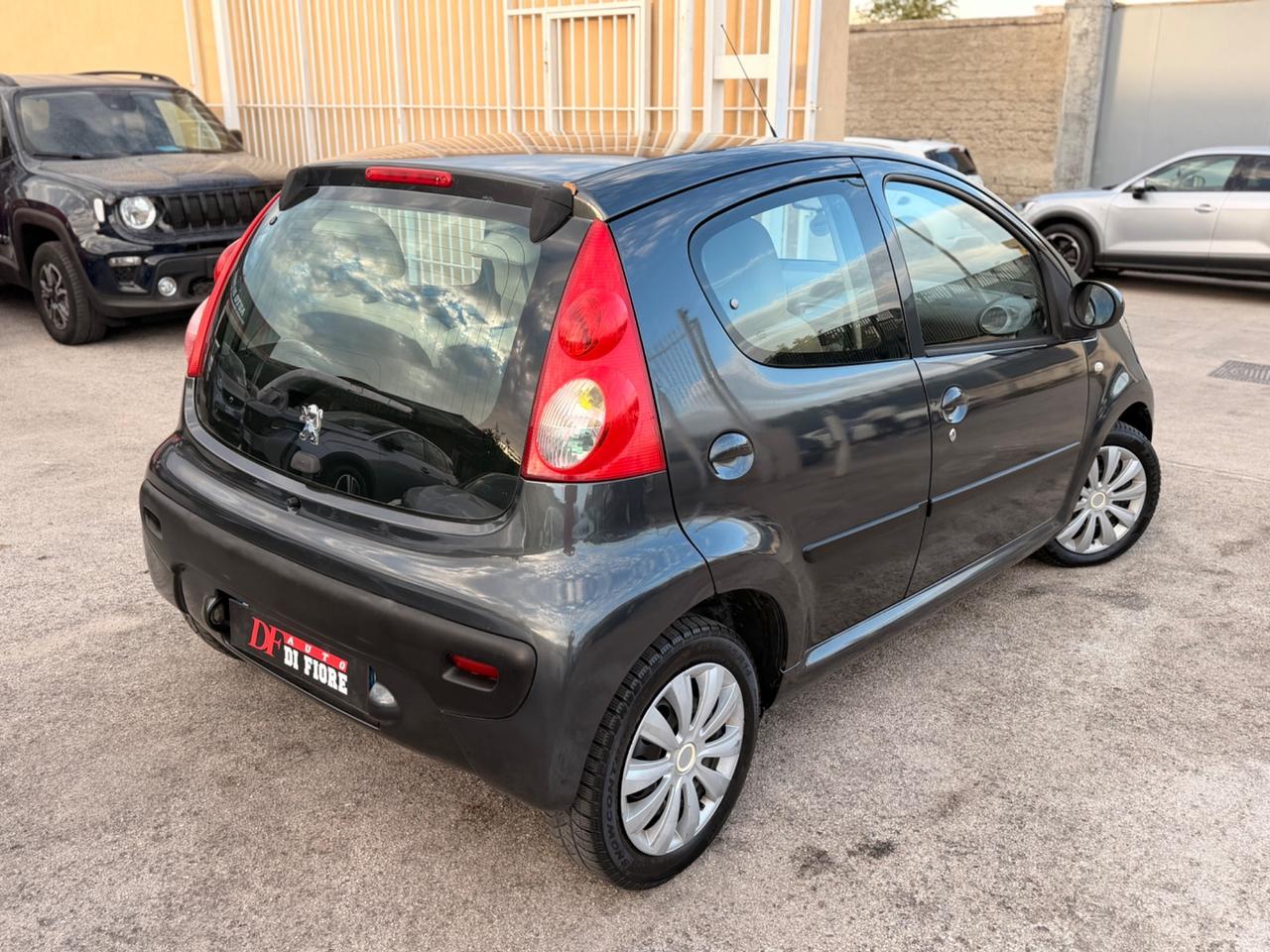 Peugeot 107 1.0 68CV CAMBIO AUTOMATICO SWEET YEARS