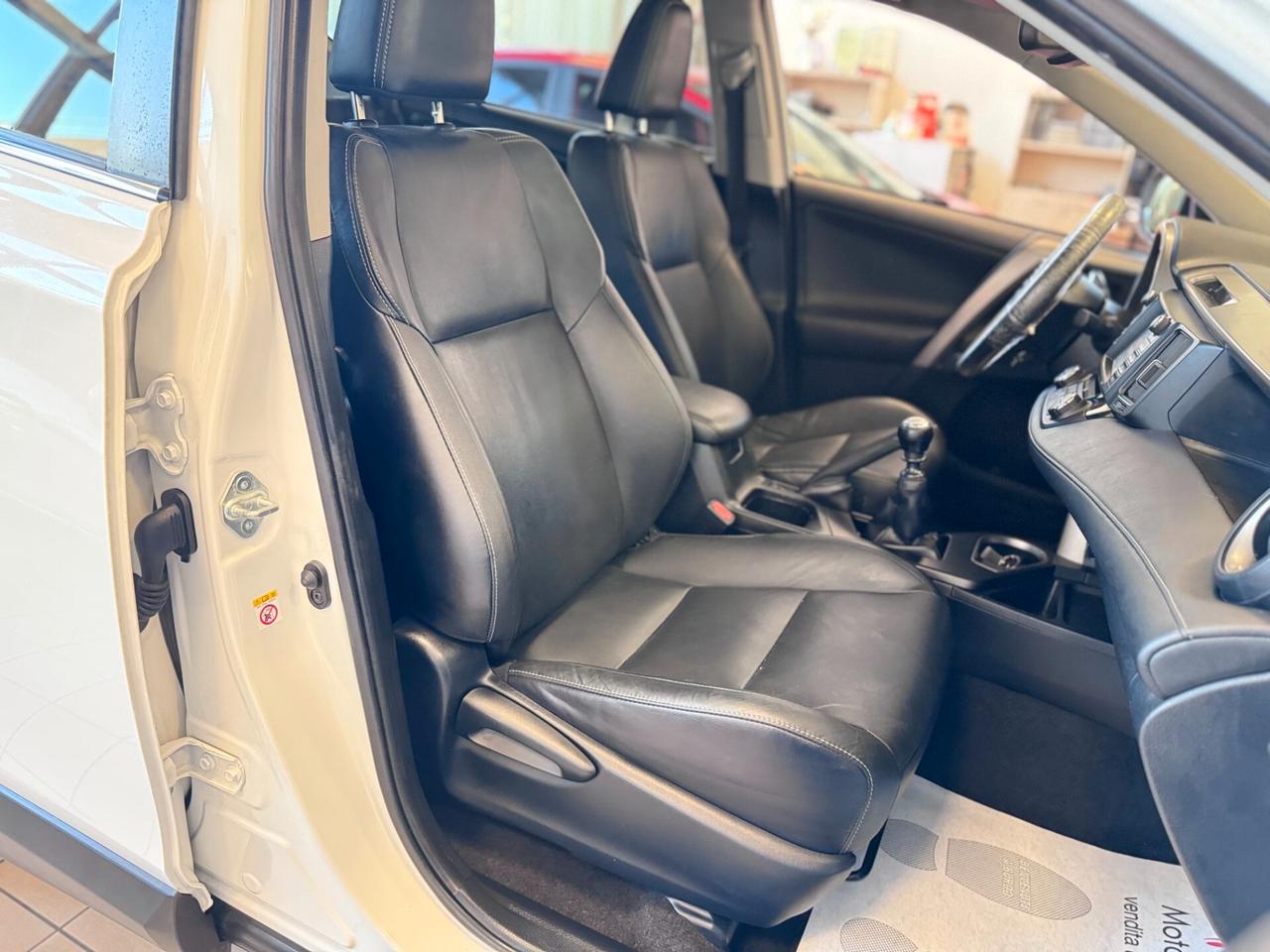 Toyota RAV 4 RAV4 2.0 D-4D 2WD Lounge