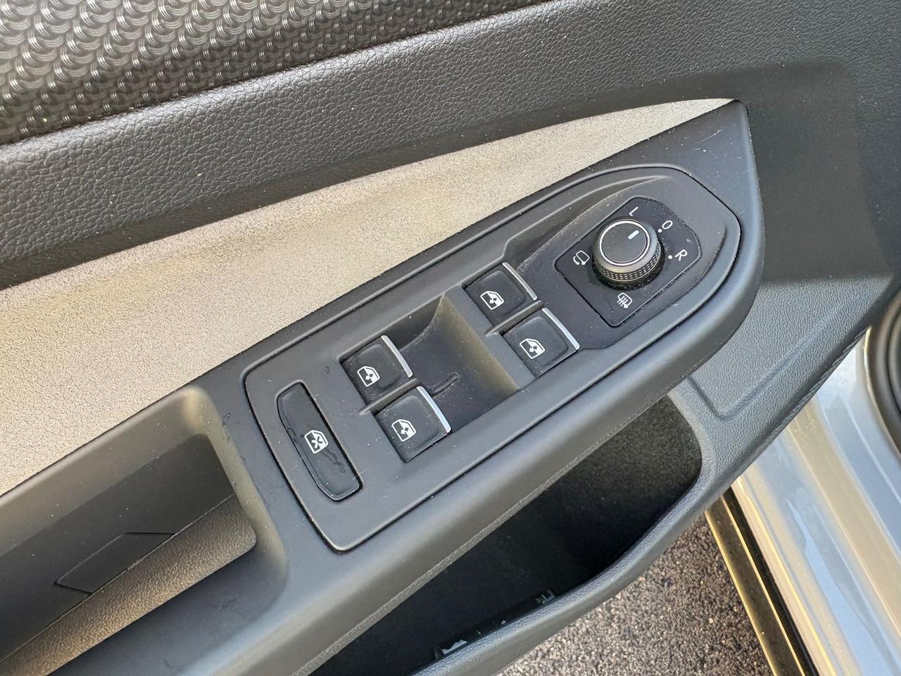 Volkswagen Golf 2.0 TDI R Line #7276