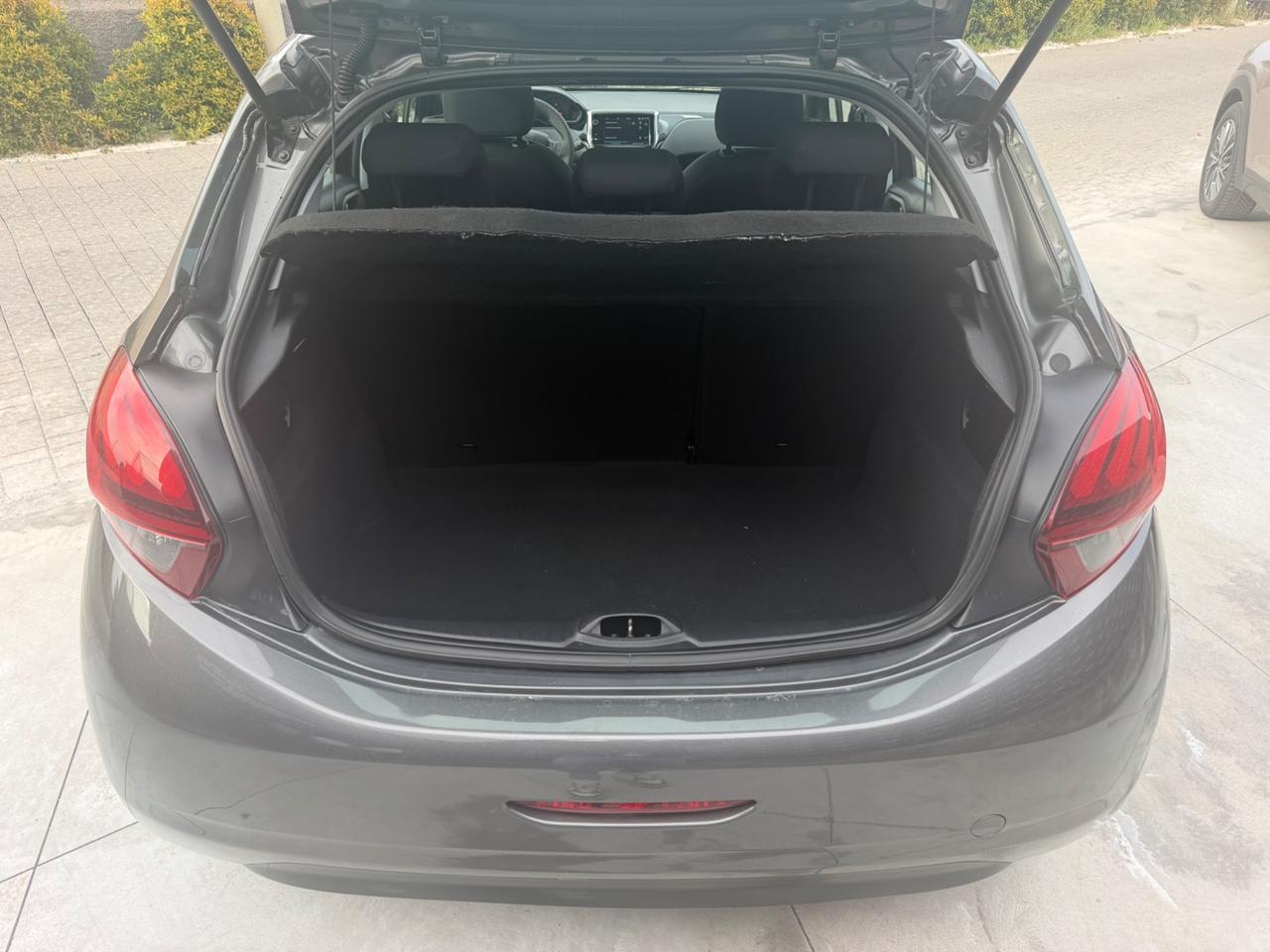 Peugeot 208 BlueHDi 75 5 porte Allure