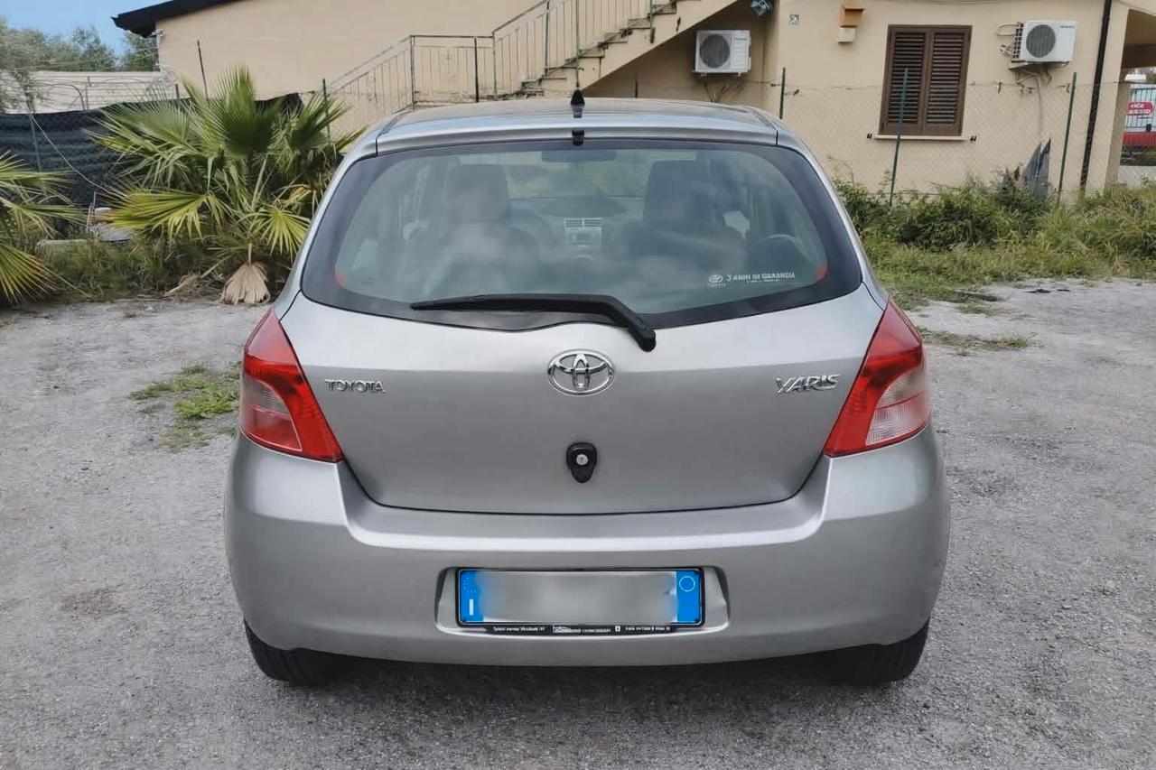 Toyota Yaris 1.0 Benzina 5 porte Full Optional NUOVA
