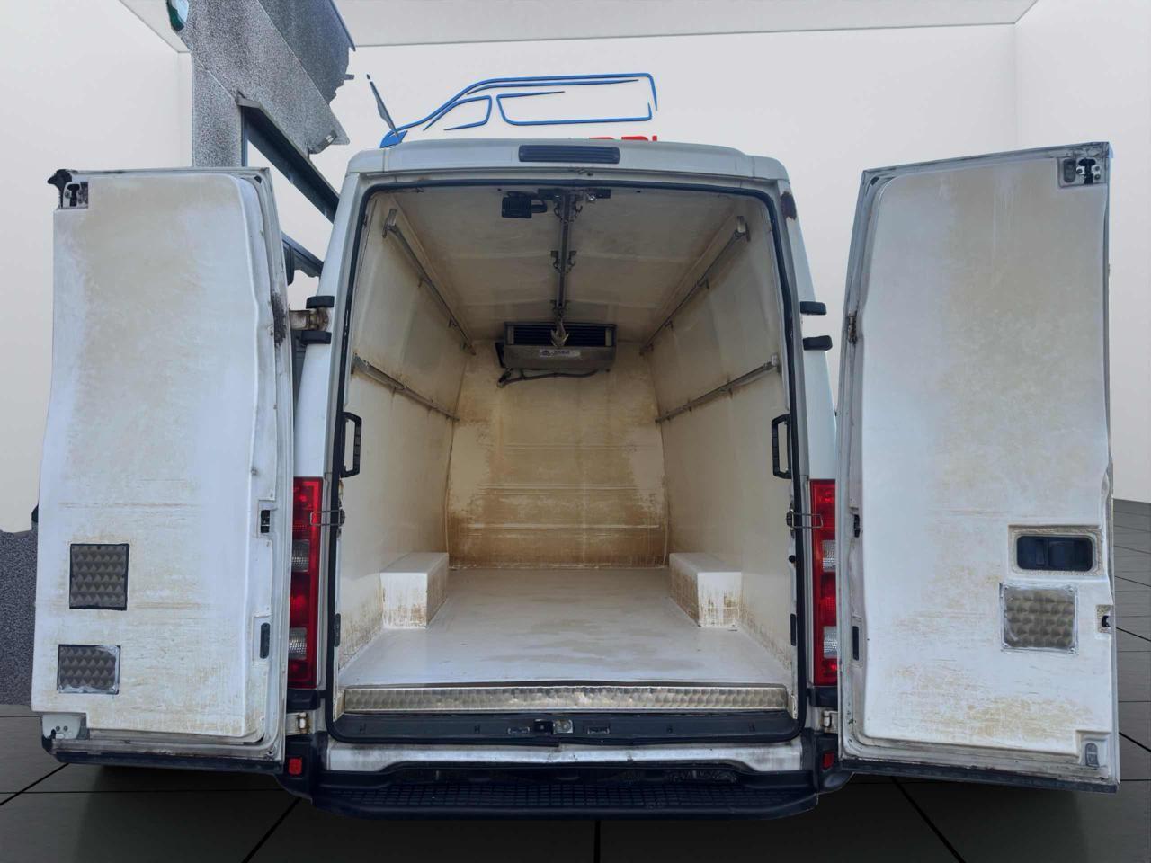 Iveco Daily 35 2.3 ISOTERMICO+FRIGO FNAX ATP+GANCIERE CARNI-