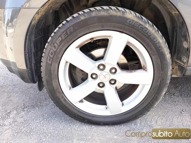 MITSUBISHI Outlander 2.0 DI-D Instyle 7 p.ti DPF