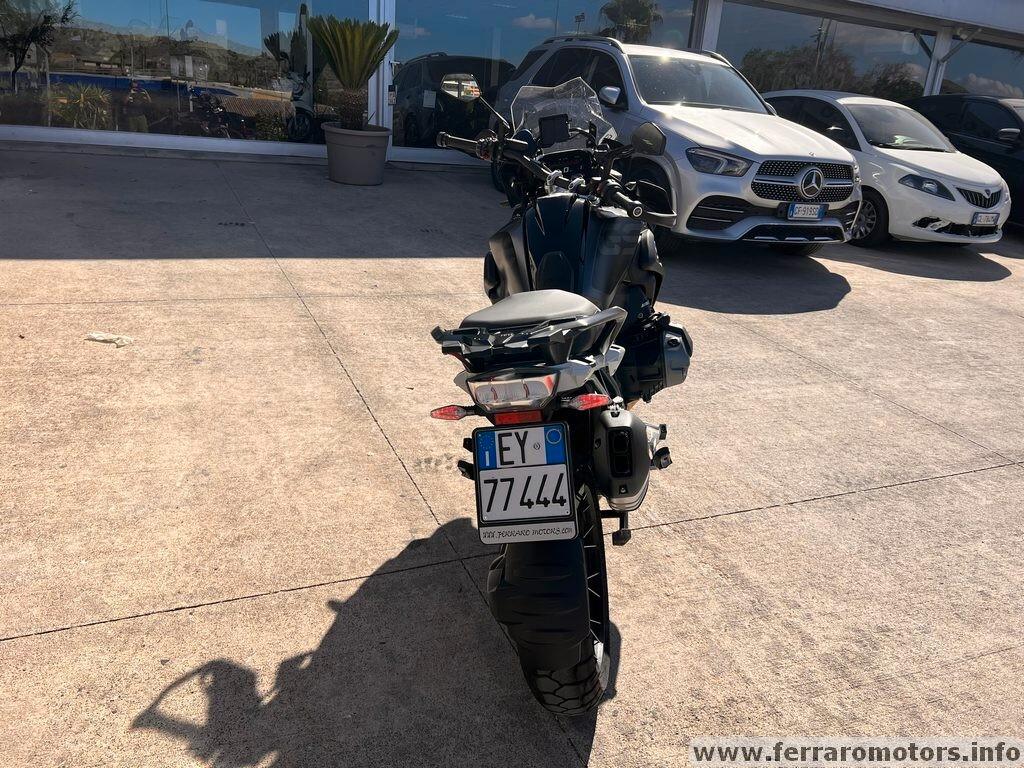 Bmw R 1250 GS triple black solo 2.000 km a 199 euro al mese