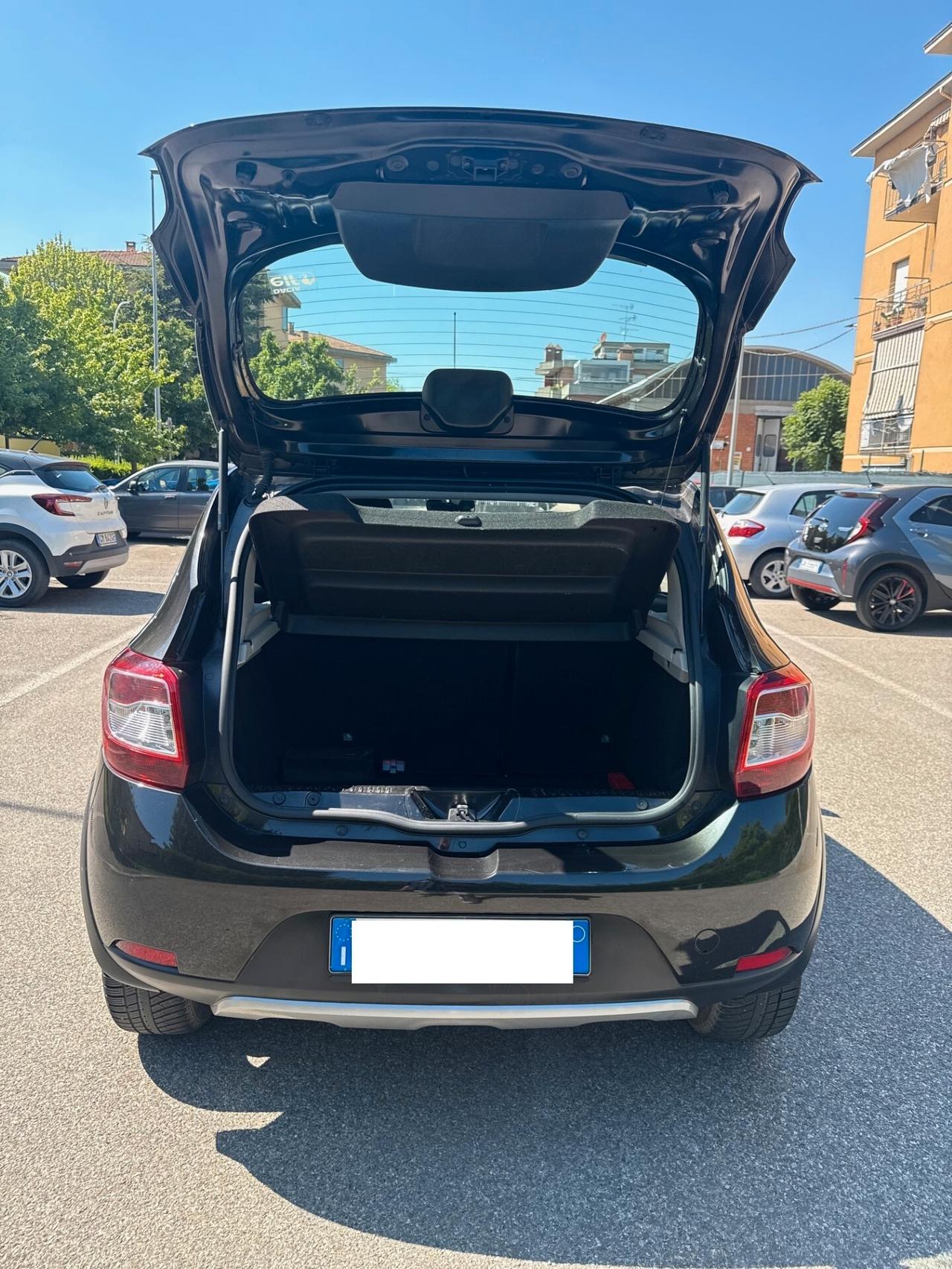 Dacia Sandero Stepway 0.9 Gpl - NEOP. - NAV. - 12 MESI DI GAR. -