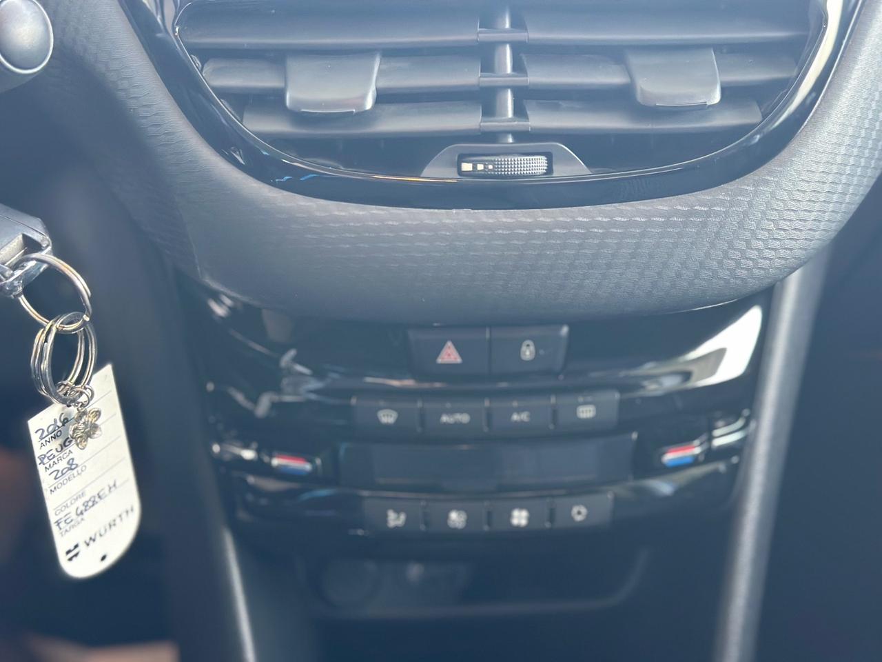 Peugeot 208 PureTech 82 5 porte Allure