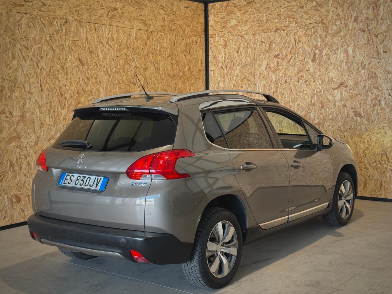 Peugeot 2008 1.2 VTi 82CV Allure - NEOPATENTATI