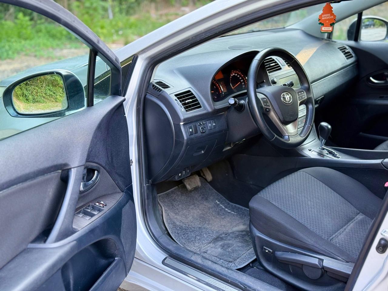 Toyota Avensis 2.2 D-Cat aut. Wagon Executive