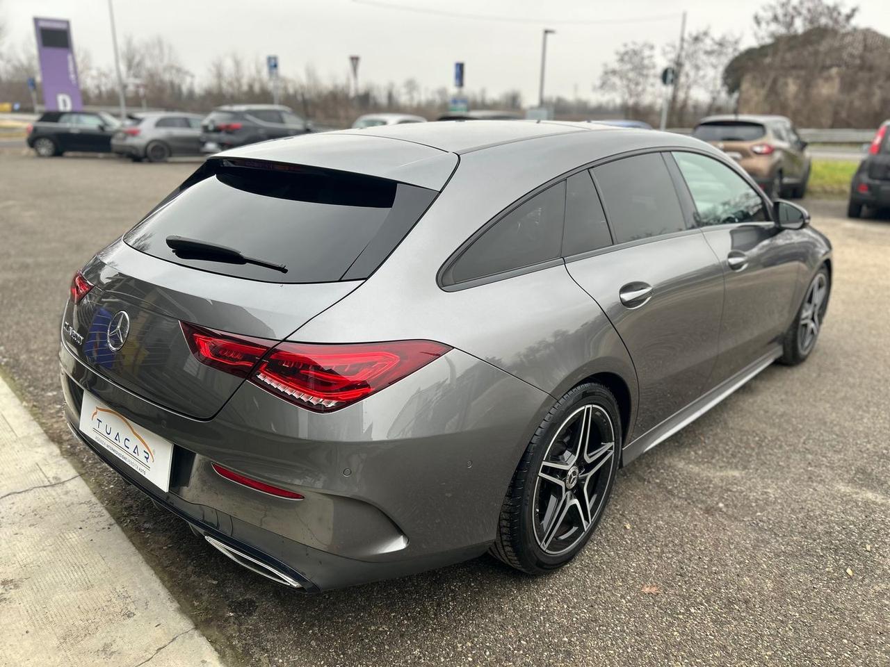 Mercedes-Benz CLA 200 Premium CLA 200 #8756