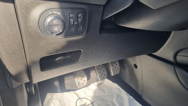 OPEL Corsa 1.4 90CV GPL Tech 5 porte b-Color