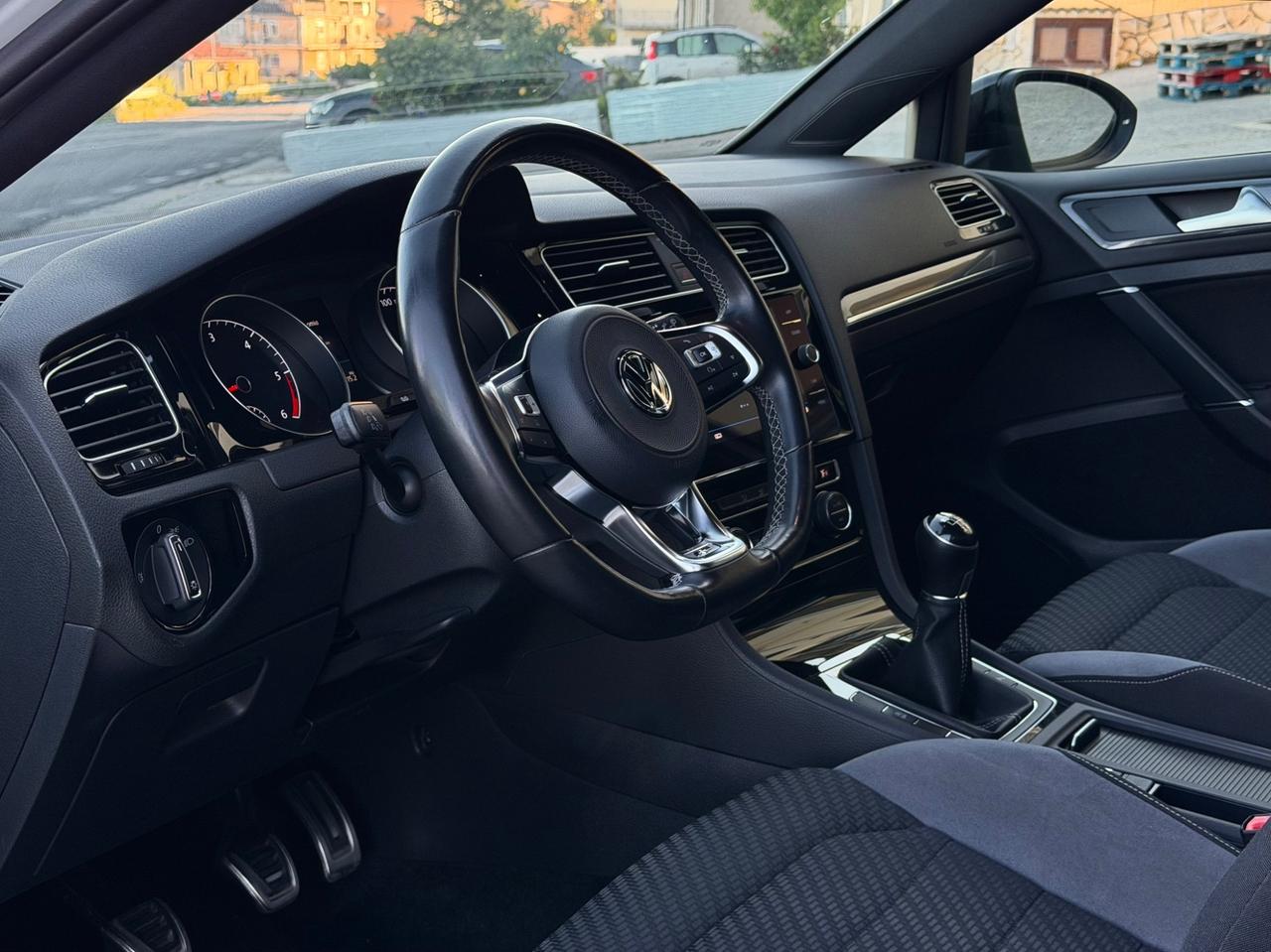Volkswagen Golf 7.5 1.6 TDI 115 CV R-Line