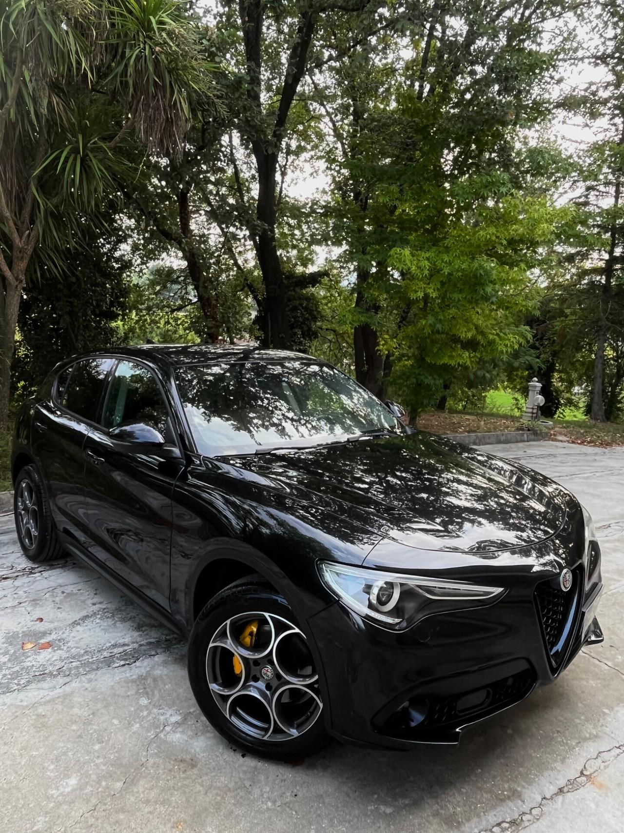 Alfa Romeo Stelvio 2.2 TOTAL BLACK 210 CV AT8 Q4 Executive