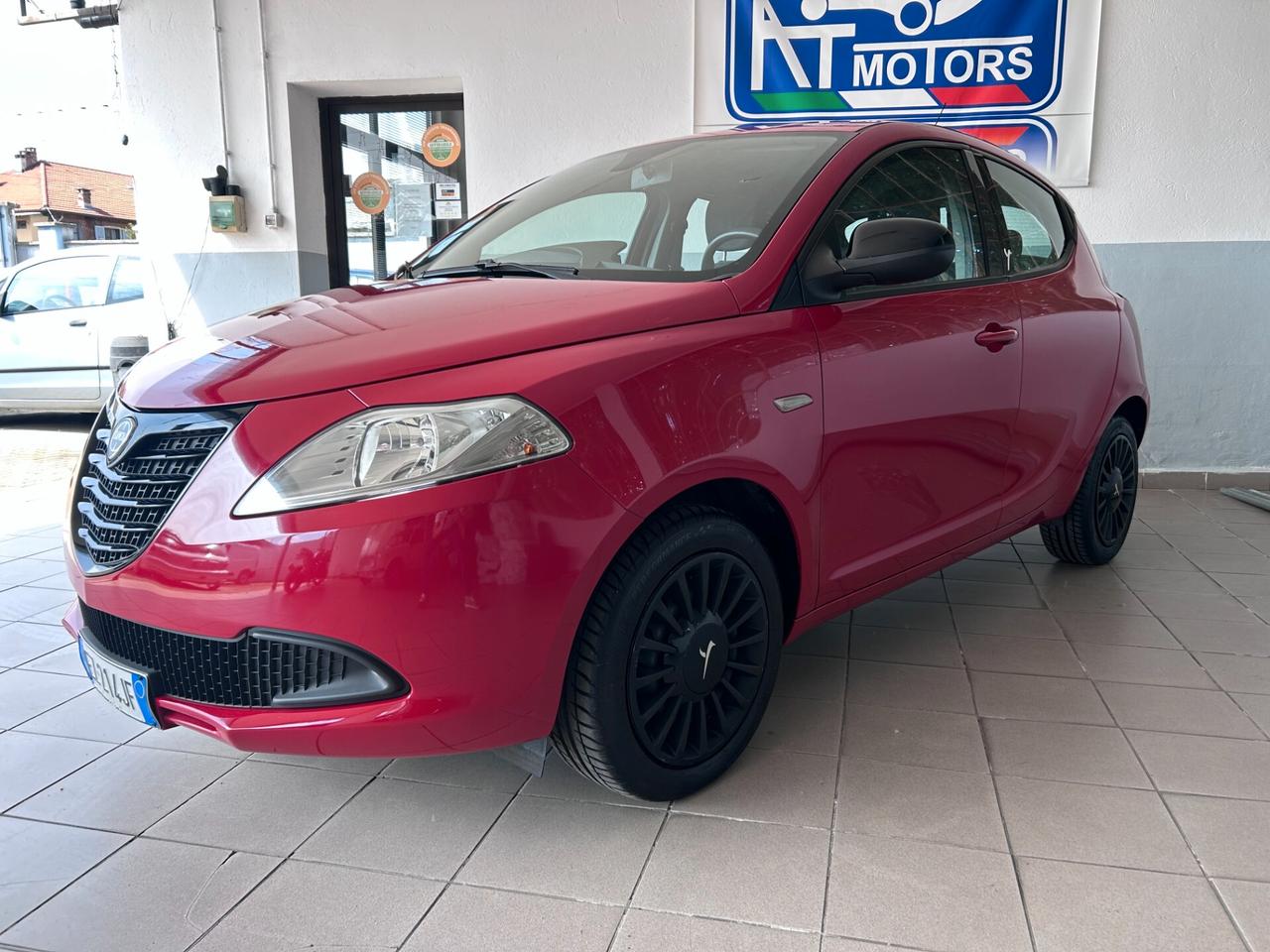 Lancia Ypsilon 1.2 69 CV 5 porte Elefantino