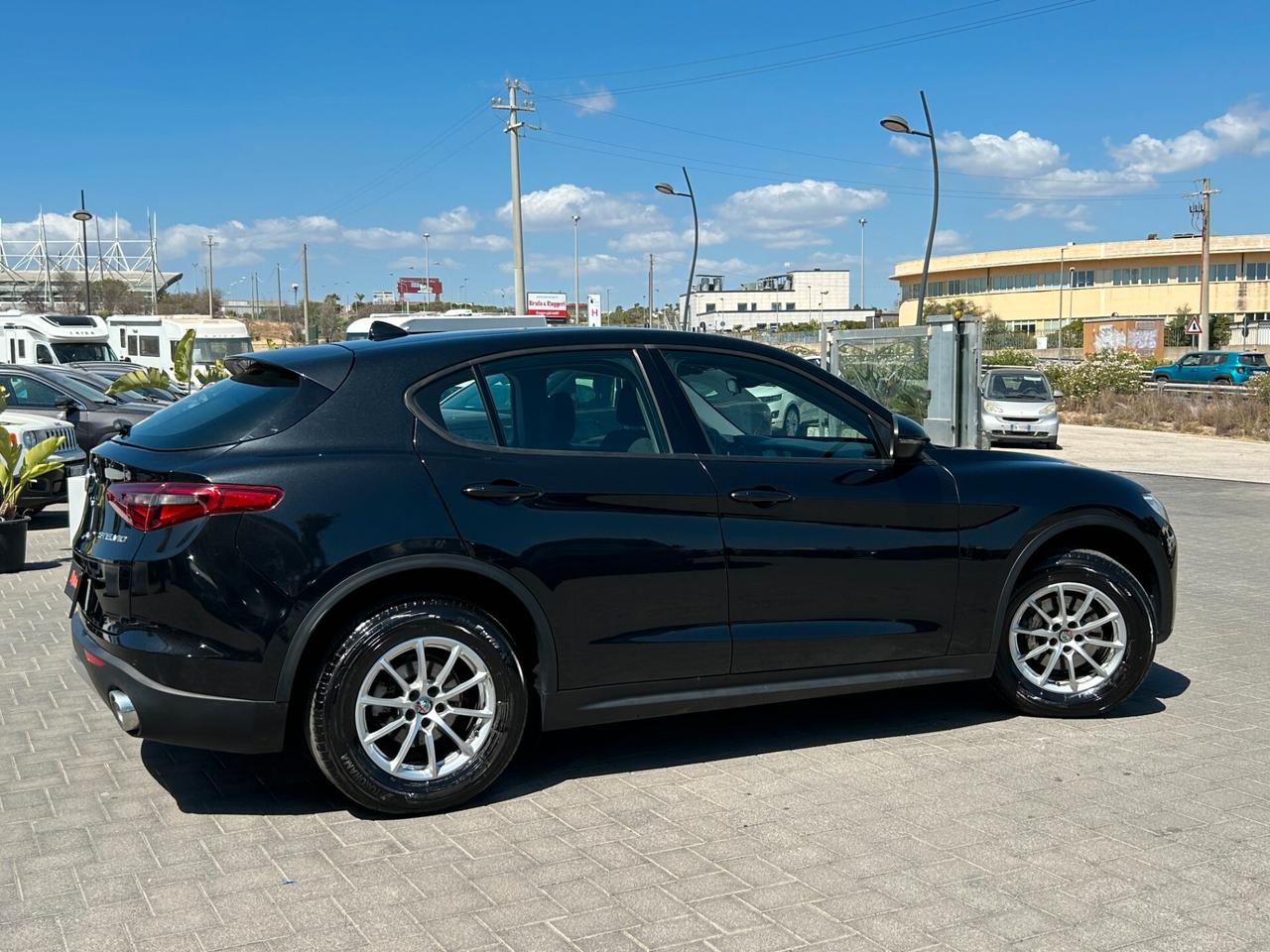 Alfa Romeo Stelvio 2.2 t Business Q4 190cv auto my19