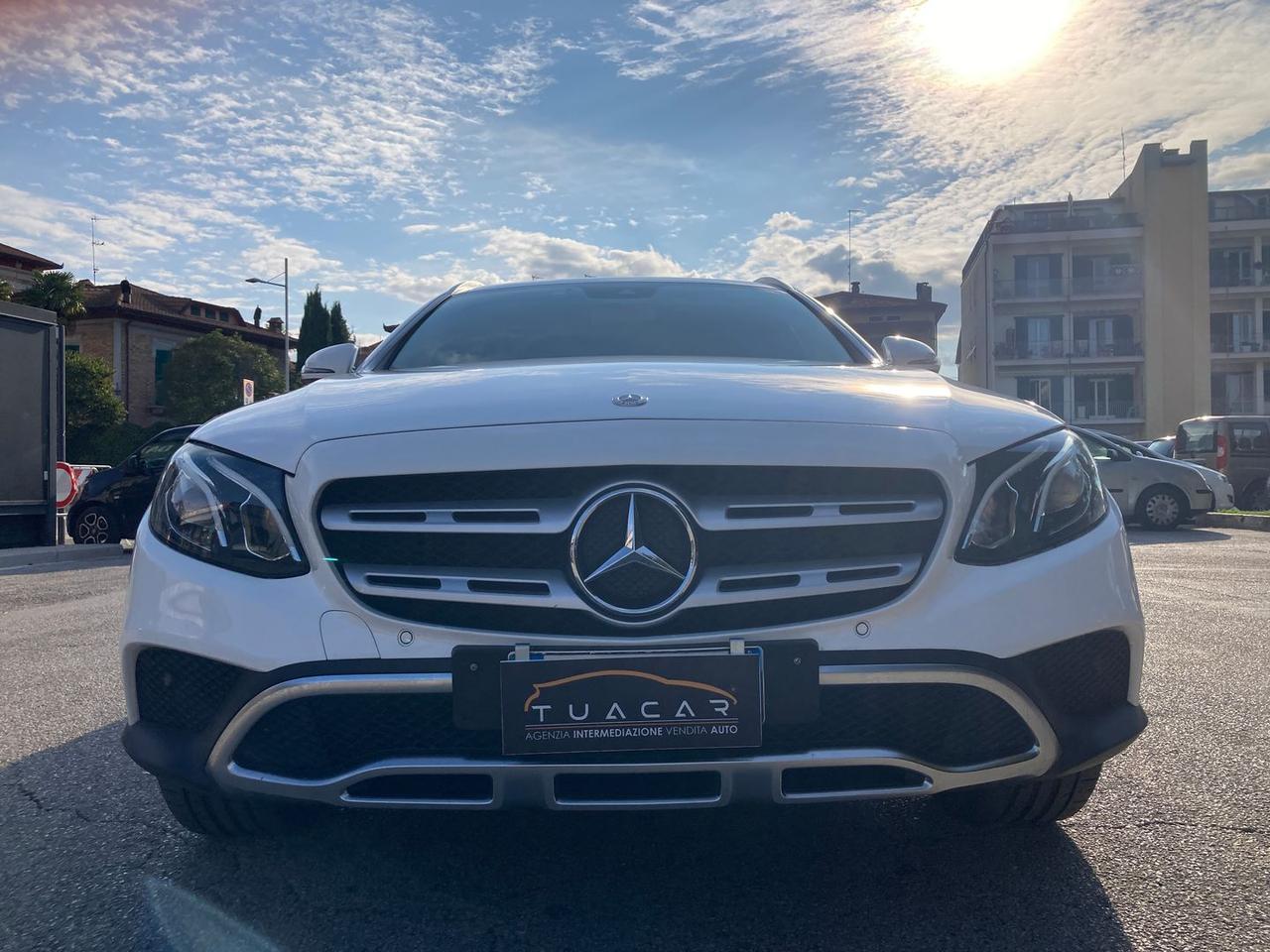 Mercedes-Benz E 220 E-Class E #6086