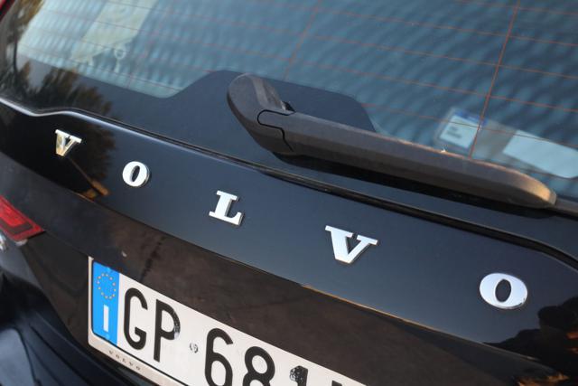 VOLVO V60 NON MARCIANTE B3 automatico Essential PREZZO NETTO