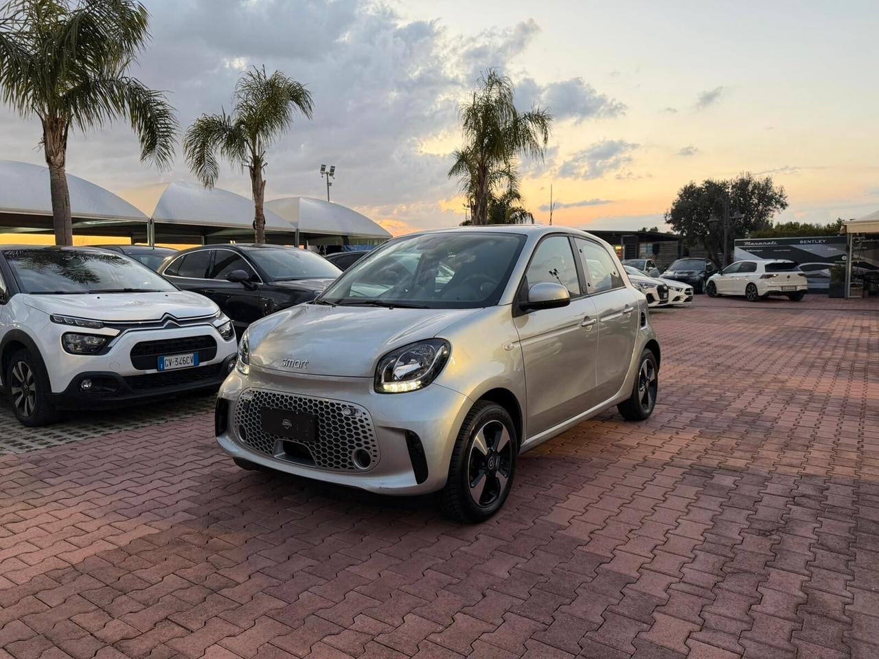 Smart ForFour EQ Pulse