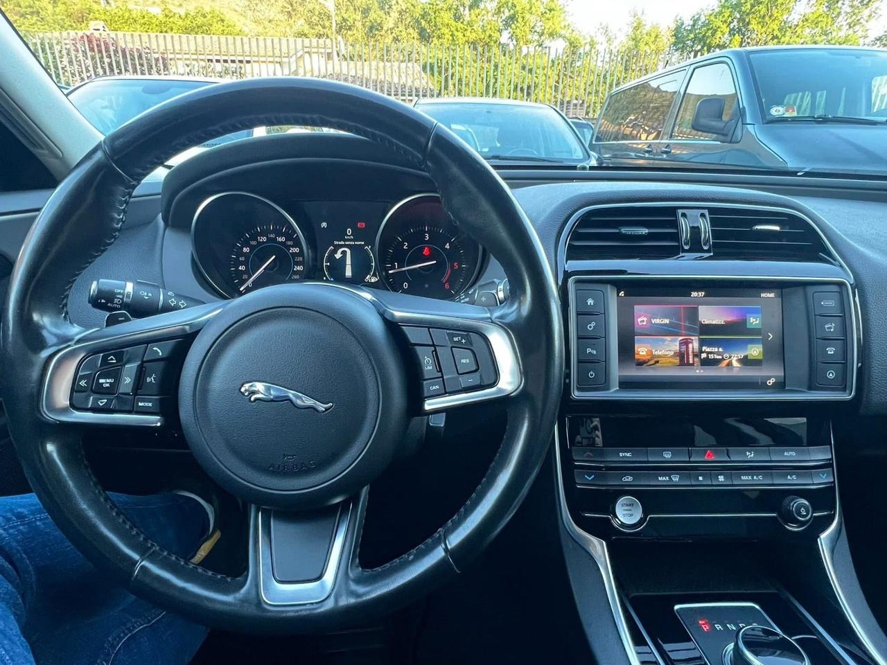 Jaguar XE 2.0 D 180 CV Portfolio