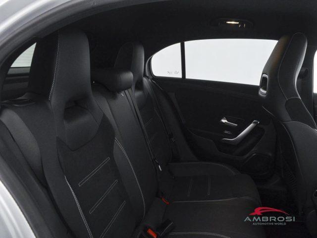 MERCEDES-BENZ A 180 180 d Automatic Premium