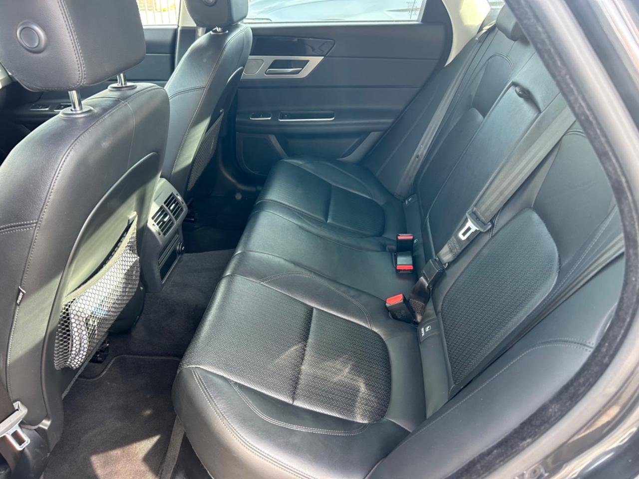 Jaguar XF 2.0 D 180 CV Portfolio