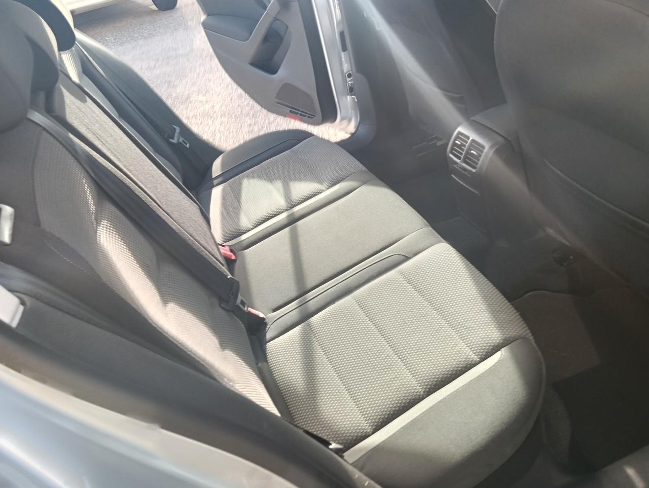 Volkswagen Golf 12benzina