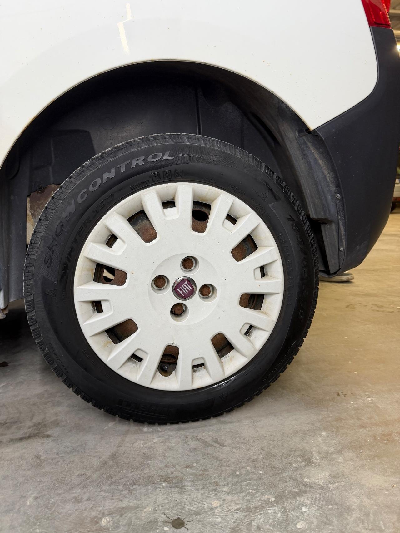 Fiat Fiorino 1.3 MJT 95CV Furgone Adventure