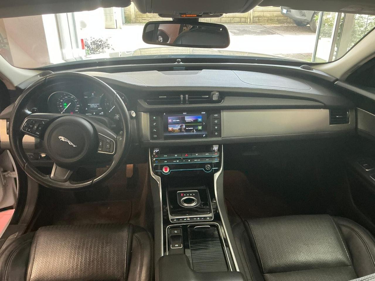 Jaguar XF 3.0 D V6 300CV AUT.PORTFOGLIO