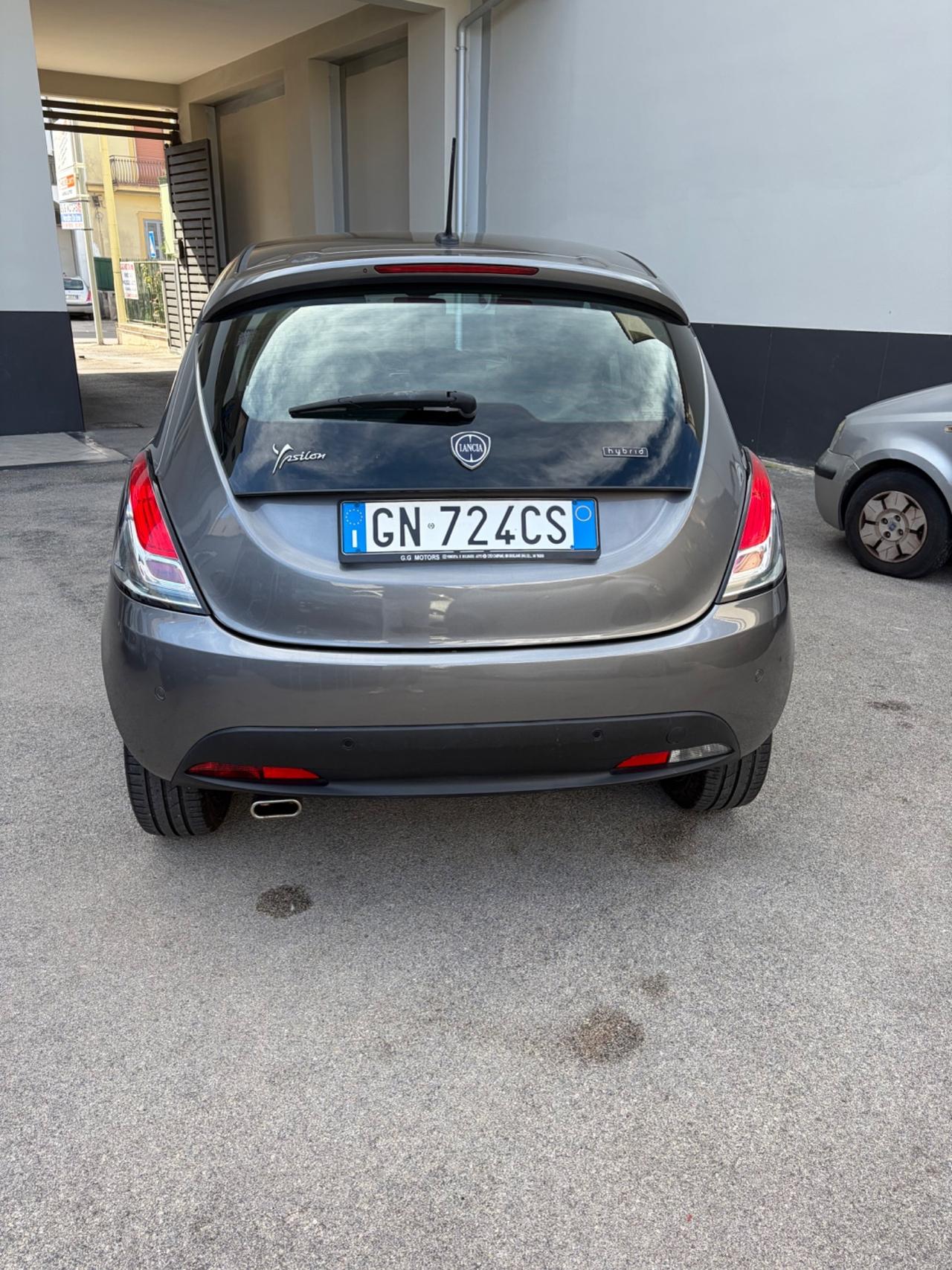 Lancia Ypsilon 1.0 FireFly 5 porte S&S Hybrid Gold Plus