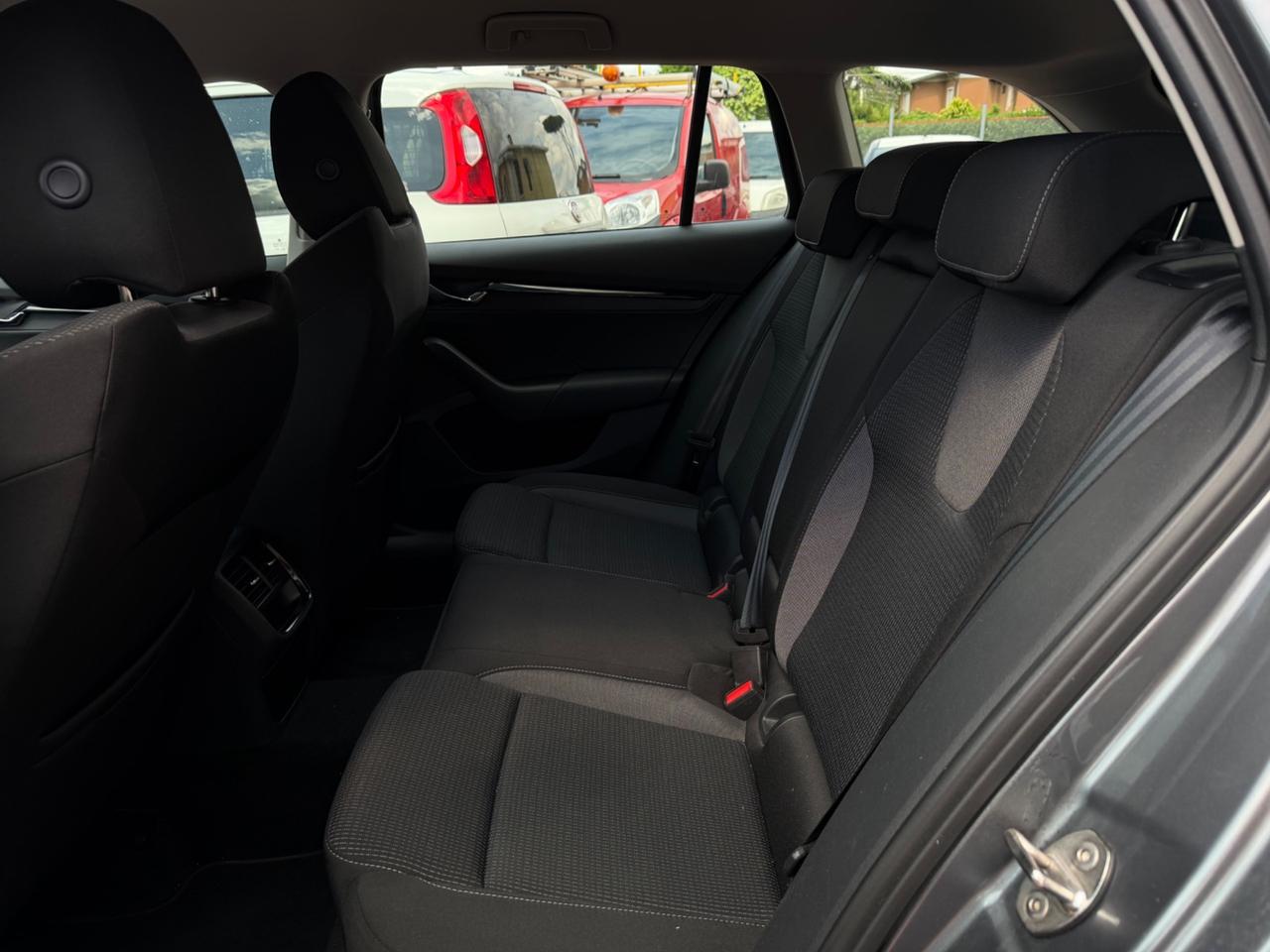 Skoda Octavia 2.0 TDI EVO SCR DSG Wagon Executive