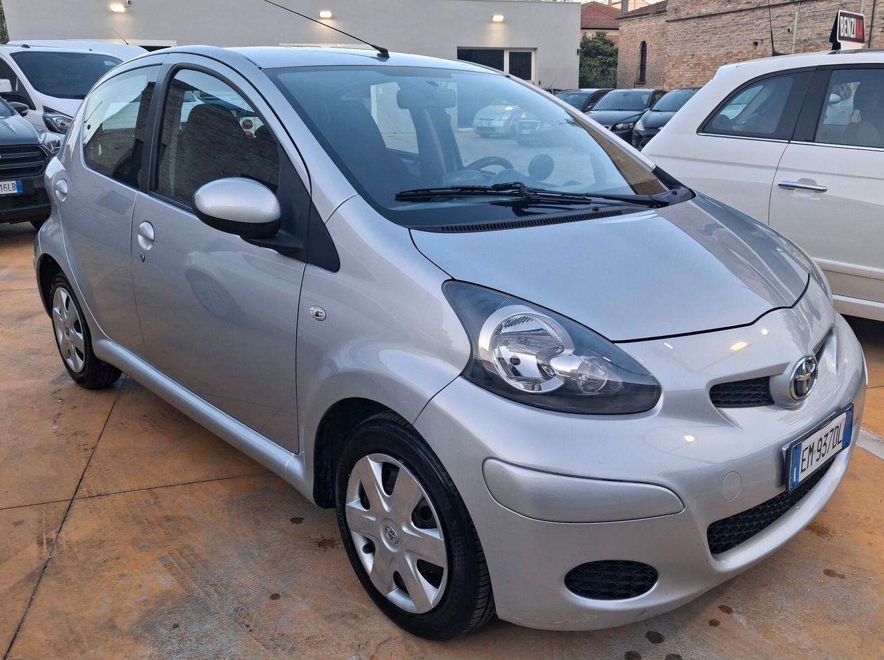 Toyota Aygo 1.0 12V VVT-i 5 porte