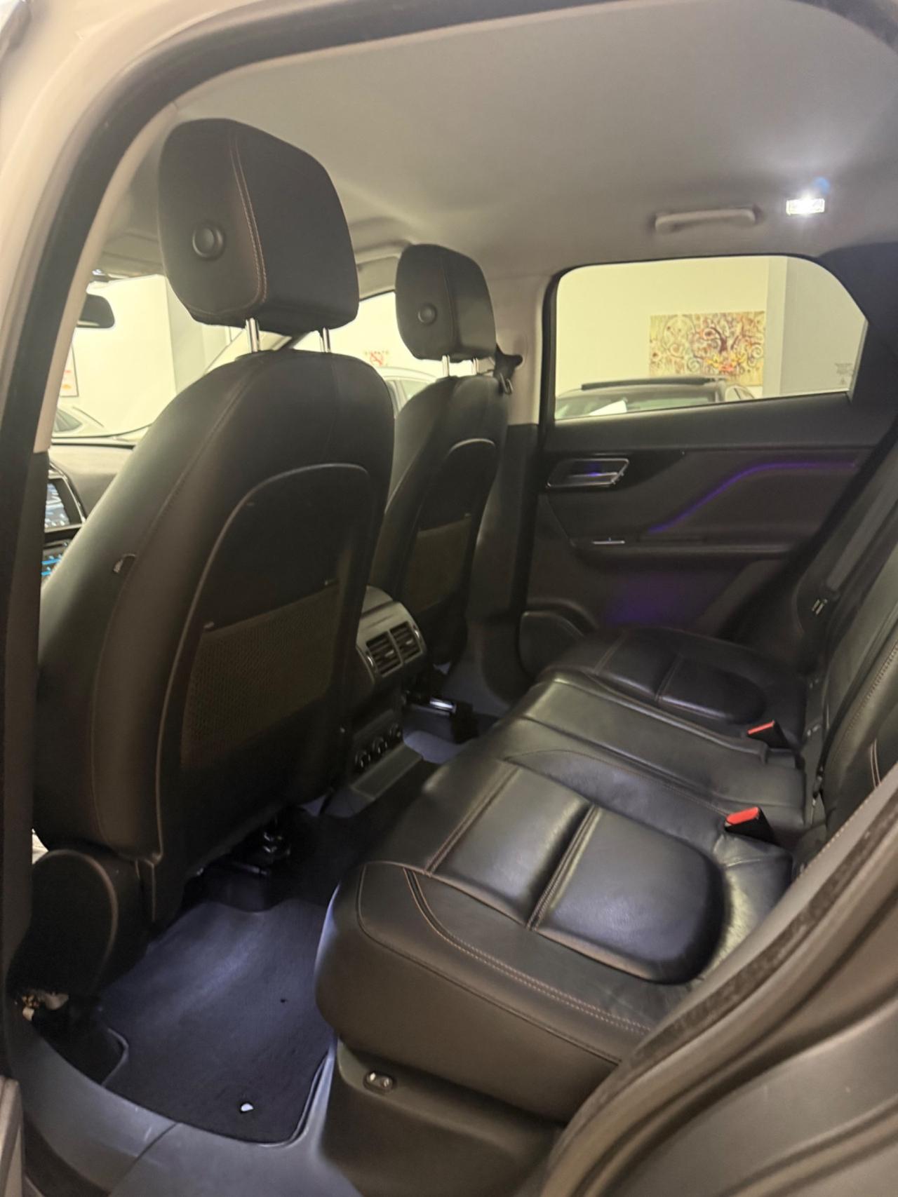 Jaguar F-Pace 2.0 D 180 CV AWD aut. R-Sport