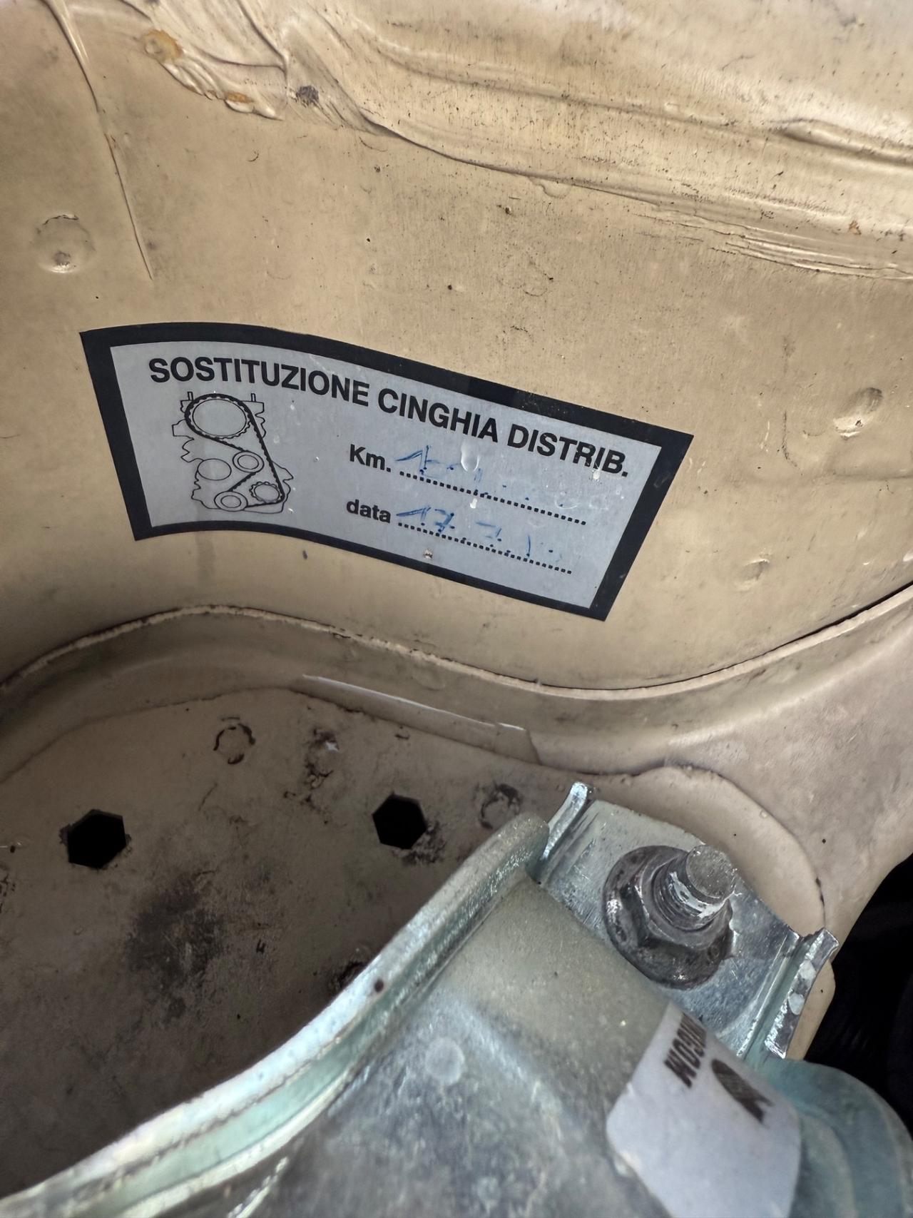 Lancia Ypsilon 1.4 16V Oro Giallo Perfetta