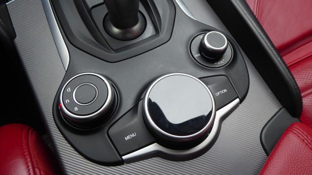 ALFA ROMEO Giulia 2.2 Turbodiesel 210 CV AT8 AWD Q4 Veloce