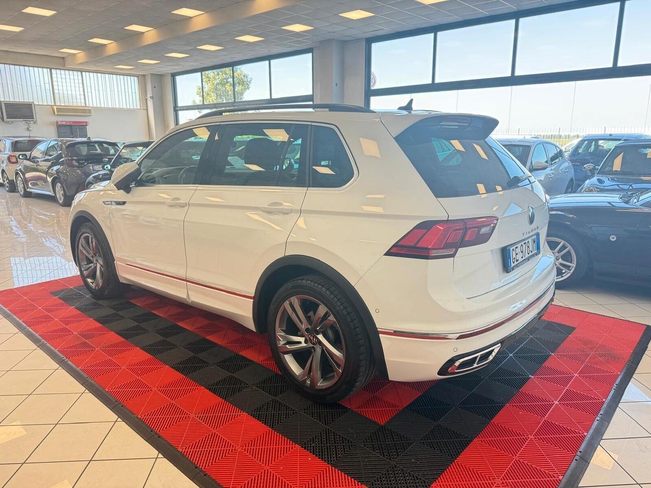 Volkswagen Tiguan 2.0 TDI 150 CV SCR DSG R-Line