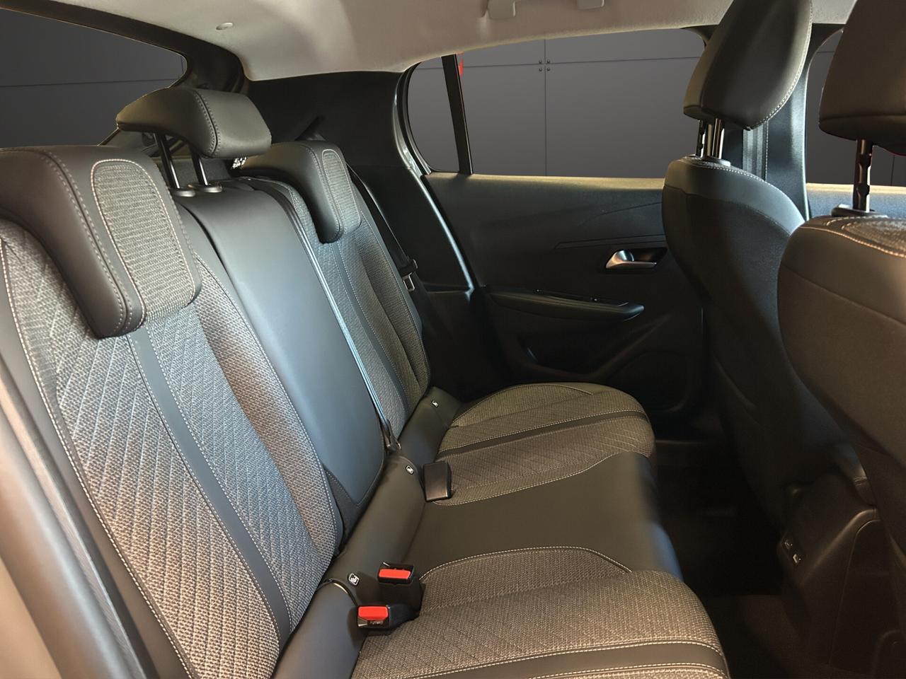 Peugeot 208 2081200 HYBRID ALLURE 110 CV AUTOM.