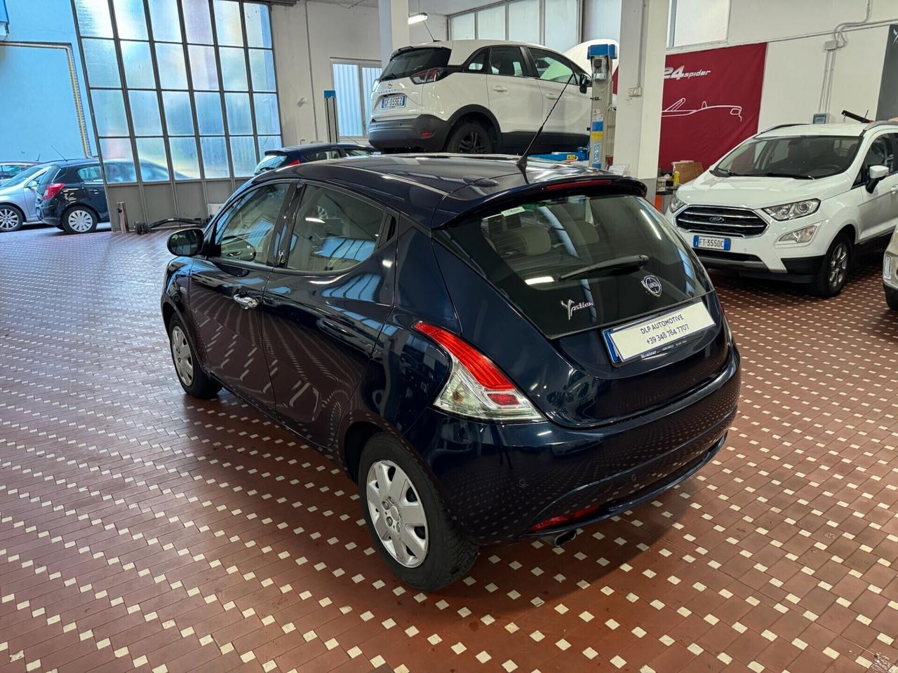 Lancia Ypsilon 1.2 69 CV 5 porte Platinum - NEOPATENTATI