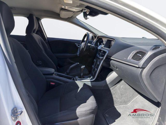 VOLVO V40 Cross Country D2 Kinetic - PER OPERATORI DEL SETTORE