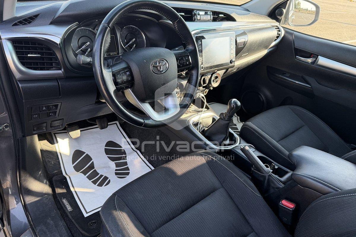 TOYOTA Hilux 2.8 D 4WD 4 porte Double Cab Lounge