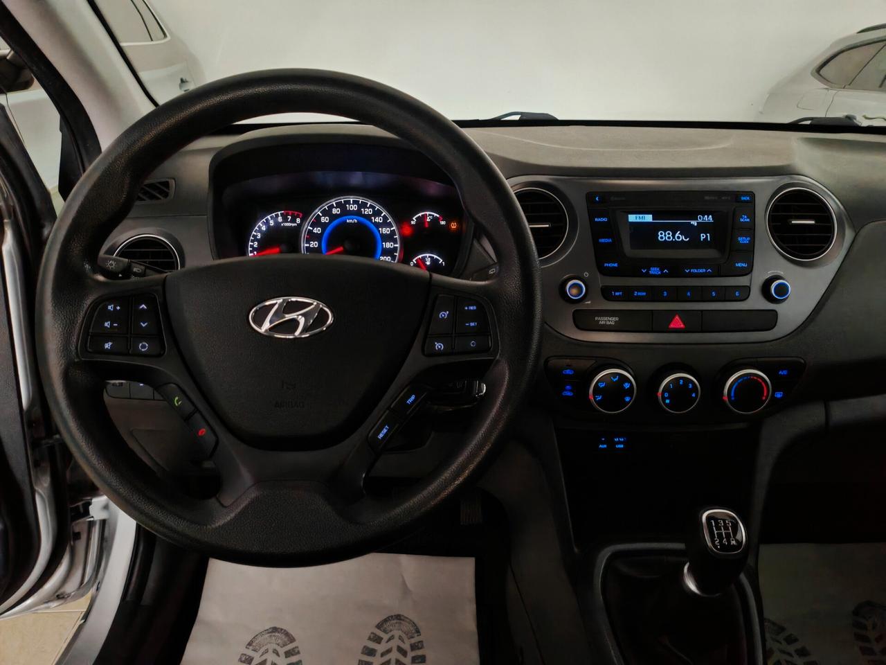 Hyundai i10 1.0 Benzina full optional 2019
