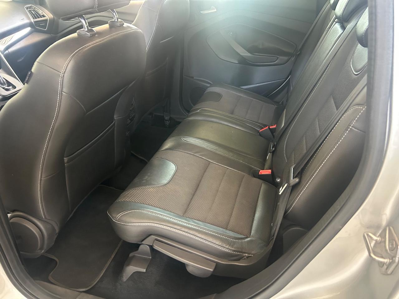 Ford Kuga 2.0 TDCI 140 CV 4WD Titanium