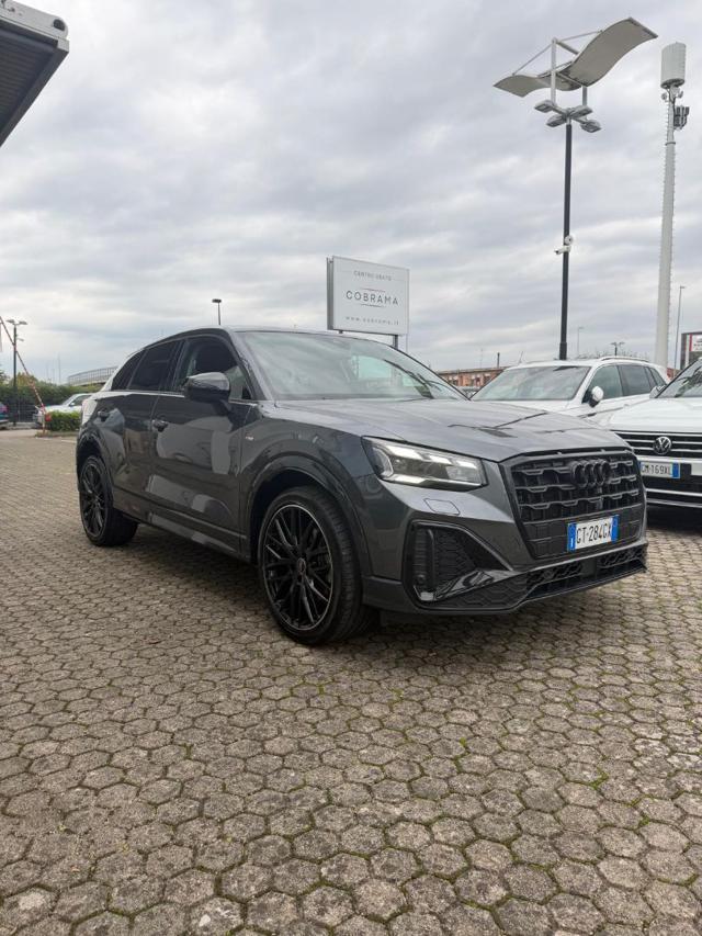 AUDI Q2 35 TFSI S tronic Identity Black