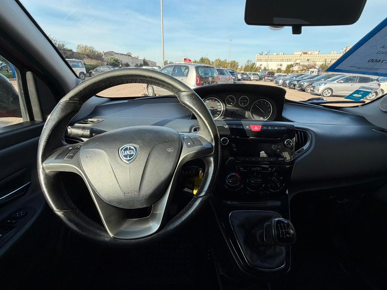 Lancia Ypsilon 0.9 TwinAir 85 CV 5 porte S&S Gold