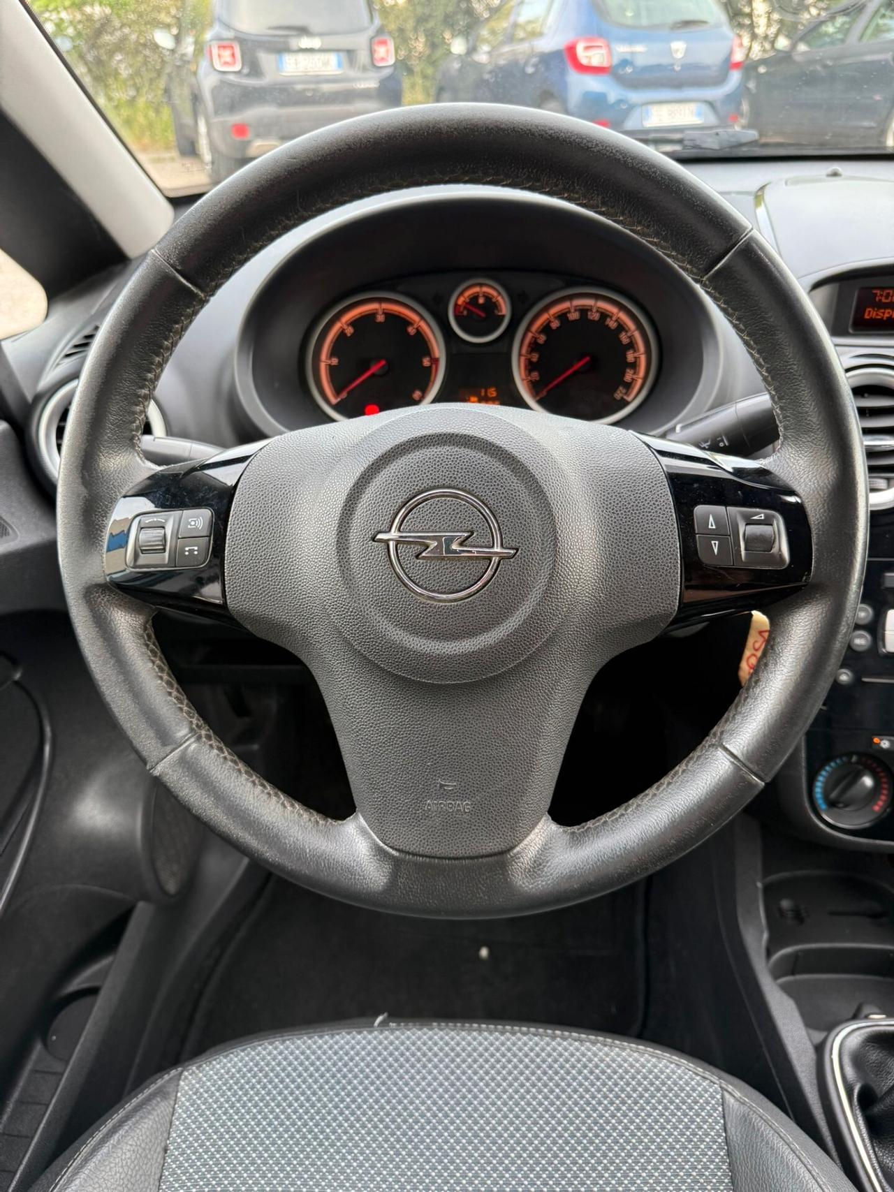 Opel Corsa GPL - GARANZIA - NEOPATENTATI