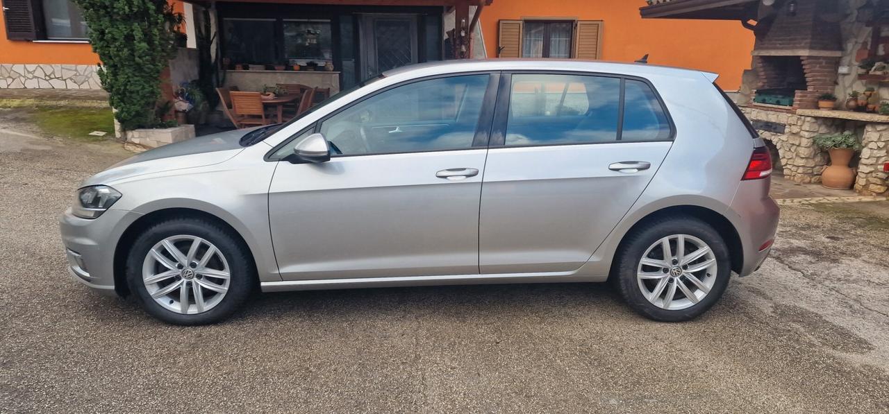 Volkswagen Golf 1.0 TSI 115 CV 5p. Business BlueMotion Technology