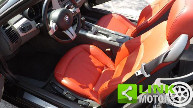 BMW Z4 ( E85 ) 2.2i roadster con interni in pelle rossa