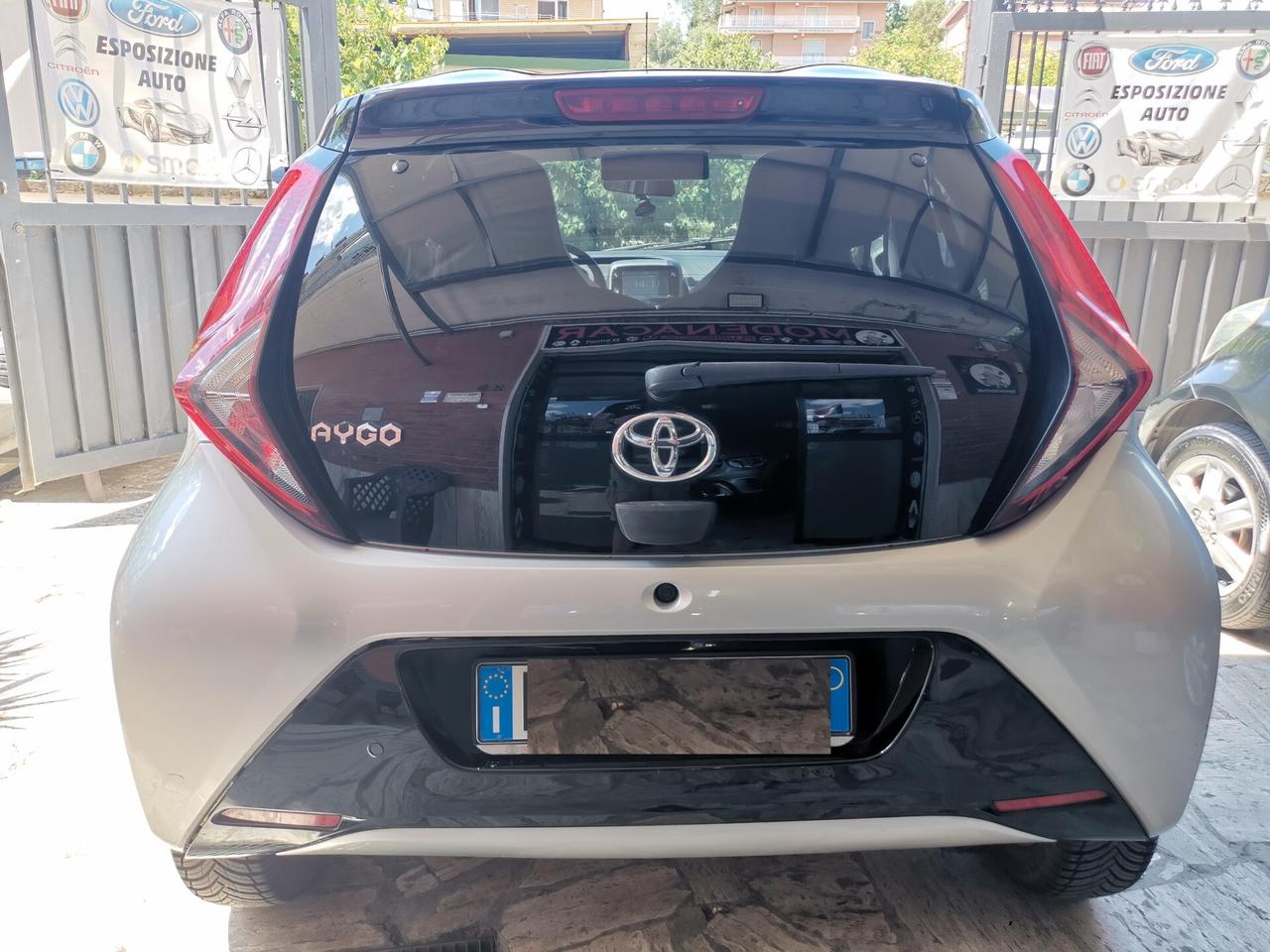 Toyota Aygo 1.0 VVT-i 72 CV 5 porte x-clusiv