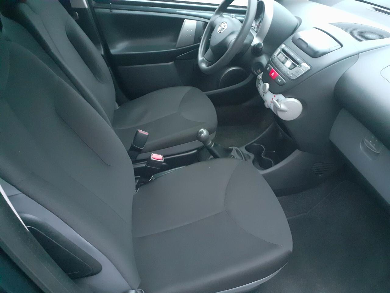 Toyota Aygo 1.0 12V VVT-i 5 porte Cool Soda Connect