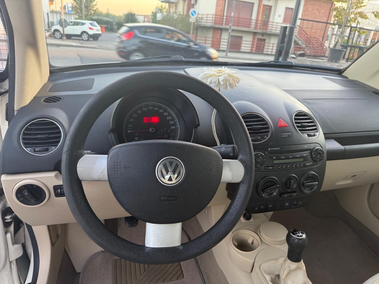 Volkswagen New Beetle 1.4 16V Cabrio