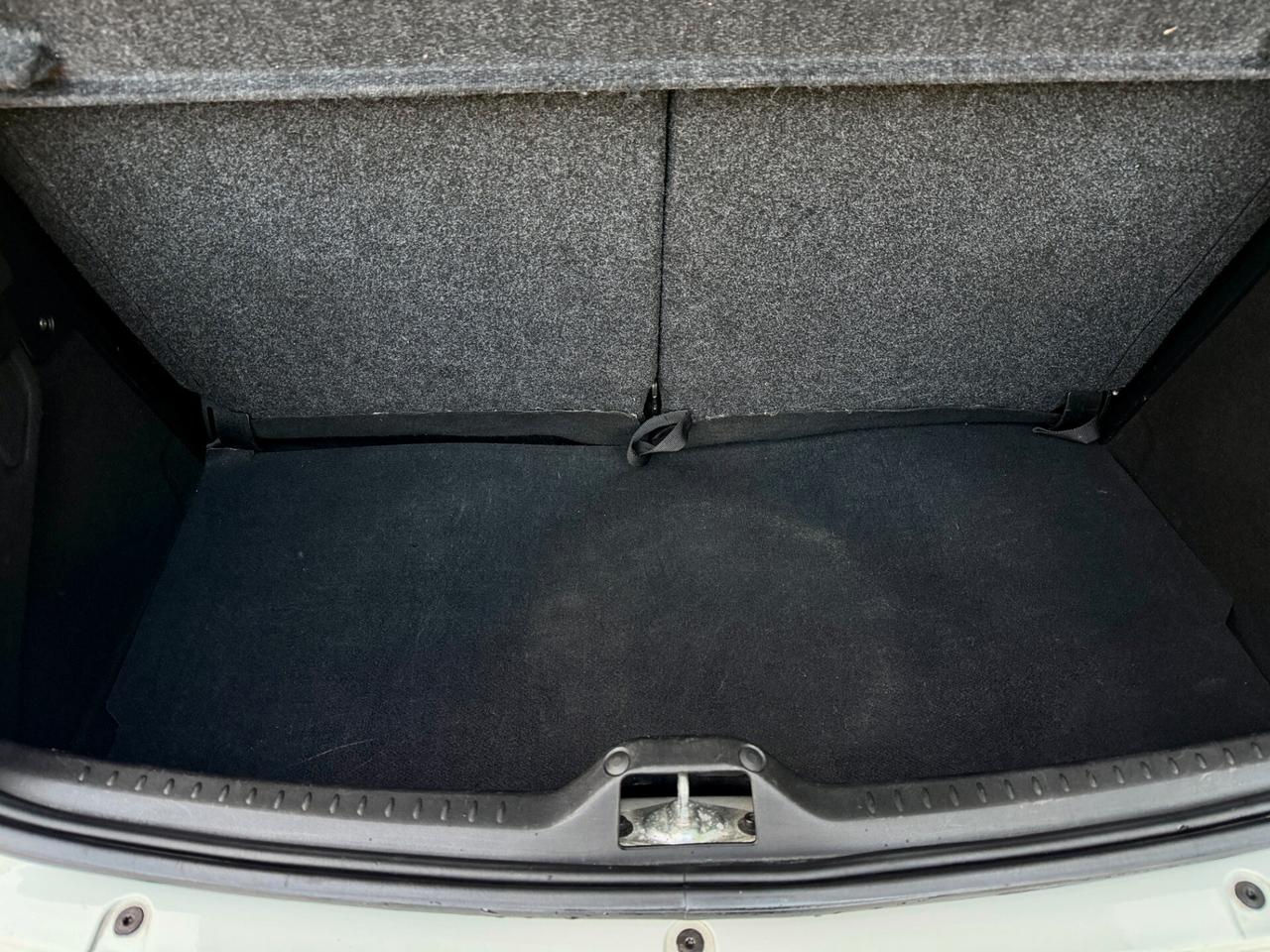 Lancia Ypsilon 1.3 MJT 75 CV MomoDesign