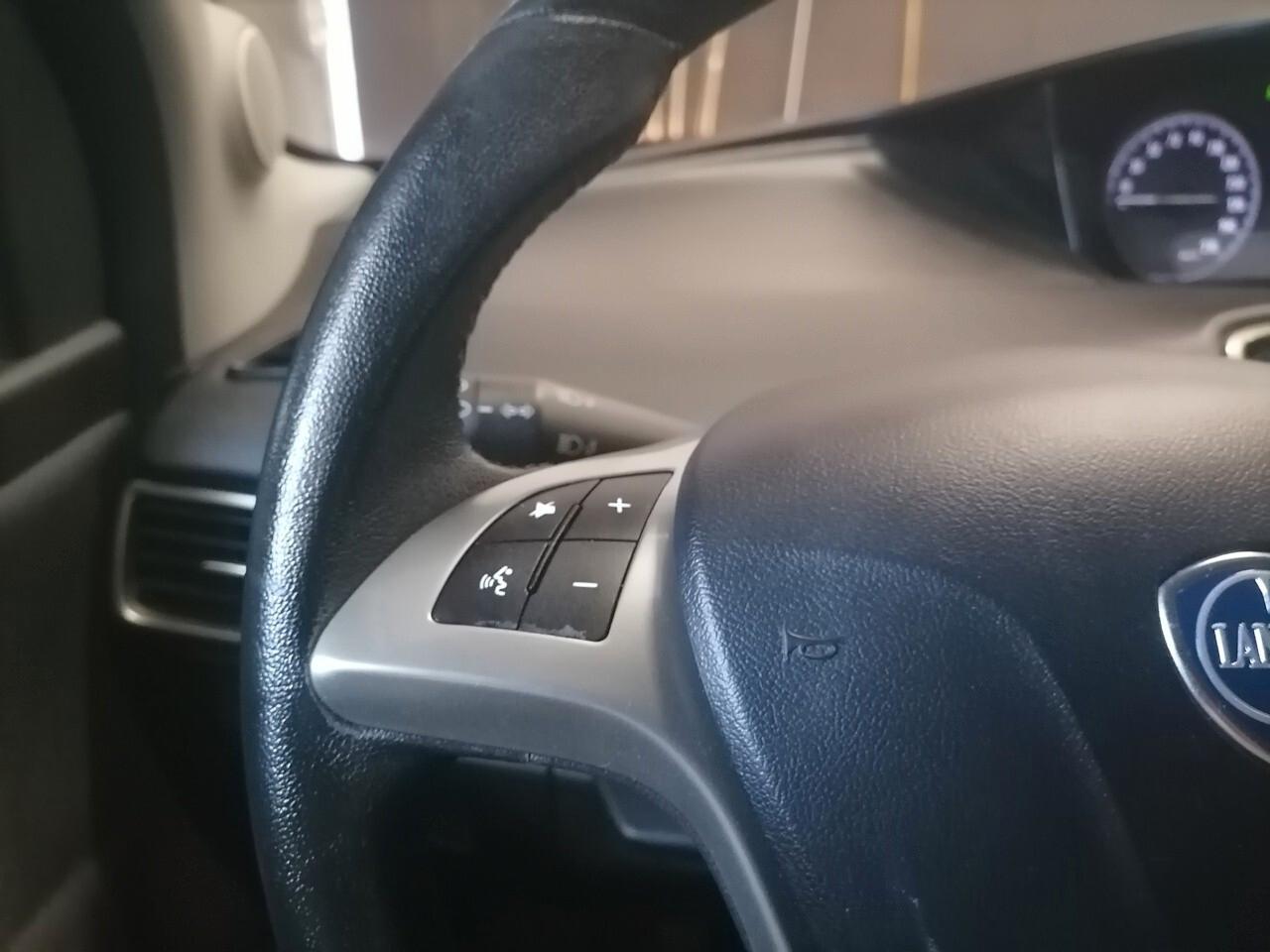 Lancia Ypsilon 1.2 69 CV 5 porte Unyca